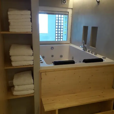 Jacuzzi & Sauna ! Apartman