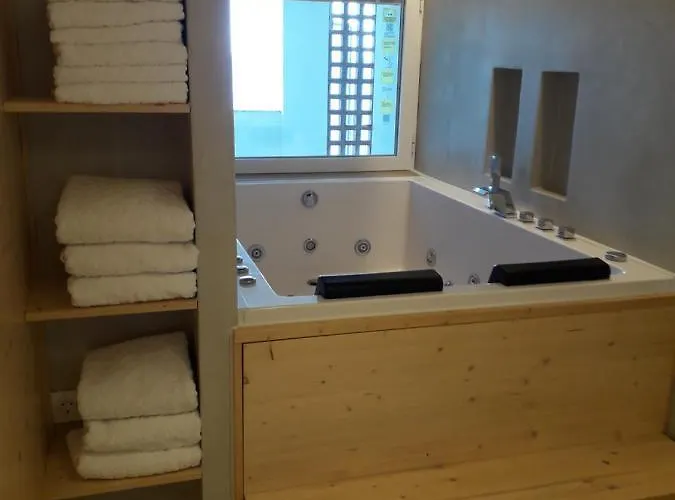 Jacuzzi & Sauna ! Appartement